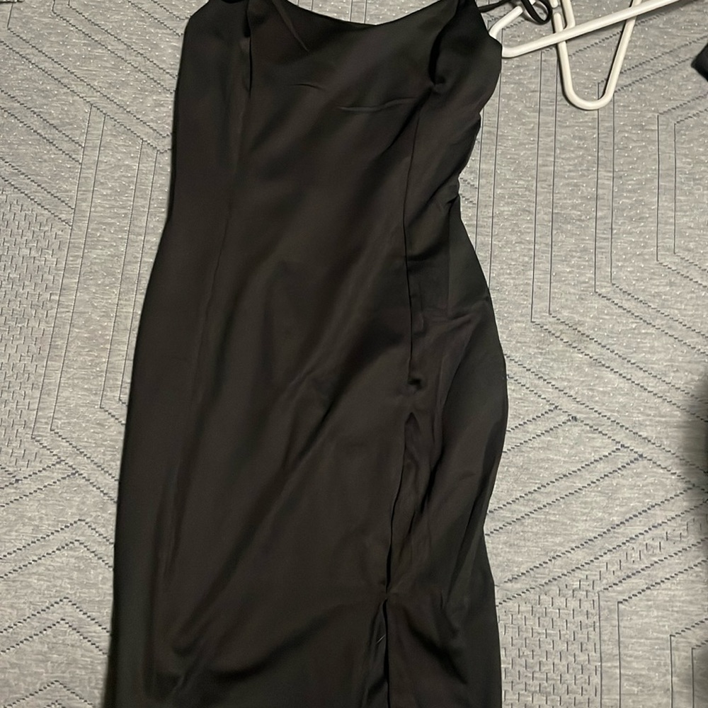 MRT 1030 black dress